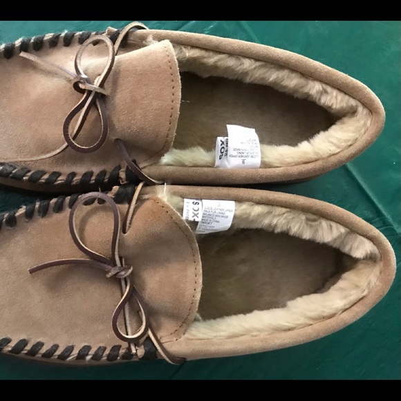 mens slippers size 9